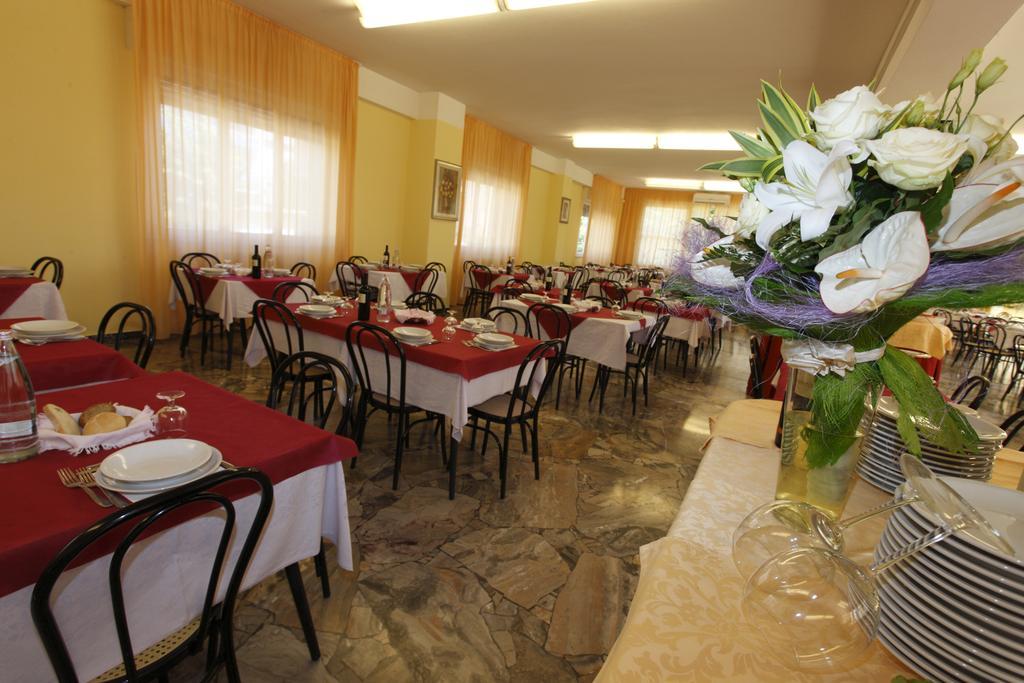 Hotel Vannini Rimini Exterior photo